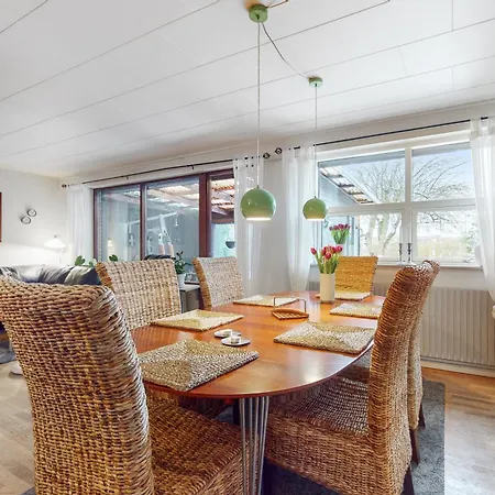 Familievilla Naer Centrum M Privat Have Apartament